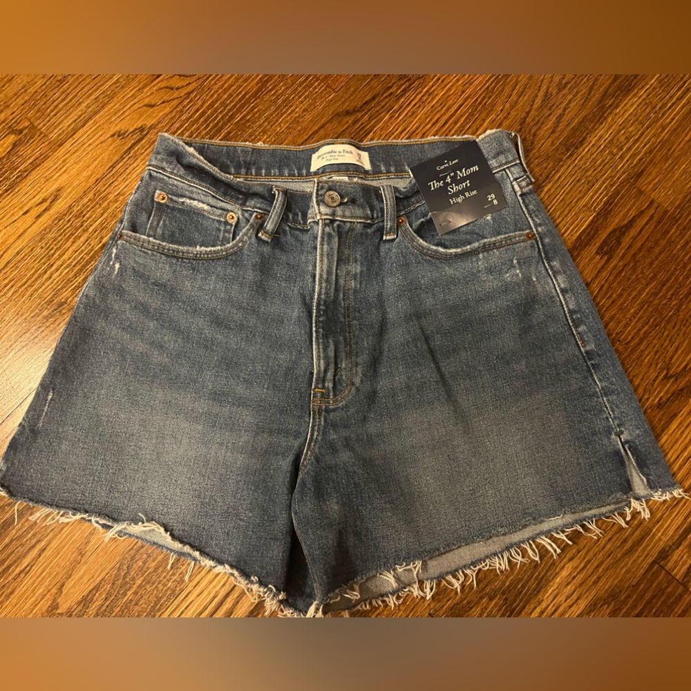 Abercrombie Jean shorts Curve Love
The 4inch Mom
High Rise